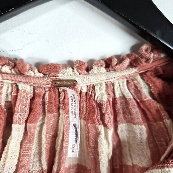 Free People Honey Grove Pink Gingham Peasant Top - Picture 6 of 11